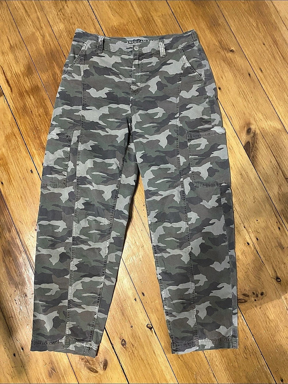 American Eagle AE Barrel Camo Cargo Pant womens Camo Cargo Pants 10 long